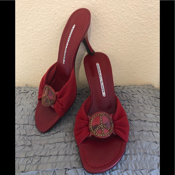 Donald J Pliner red sandals - Picture 1 of 3